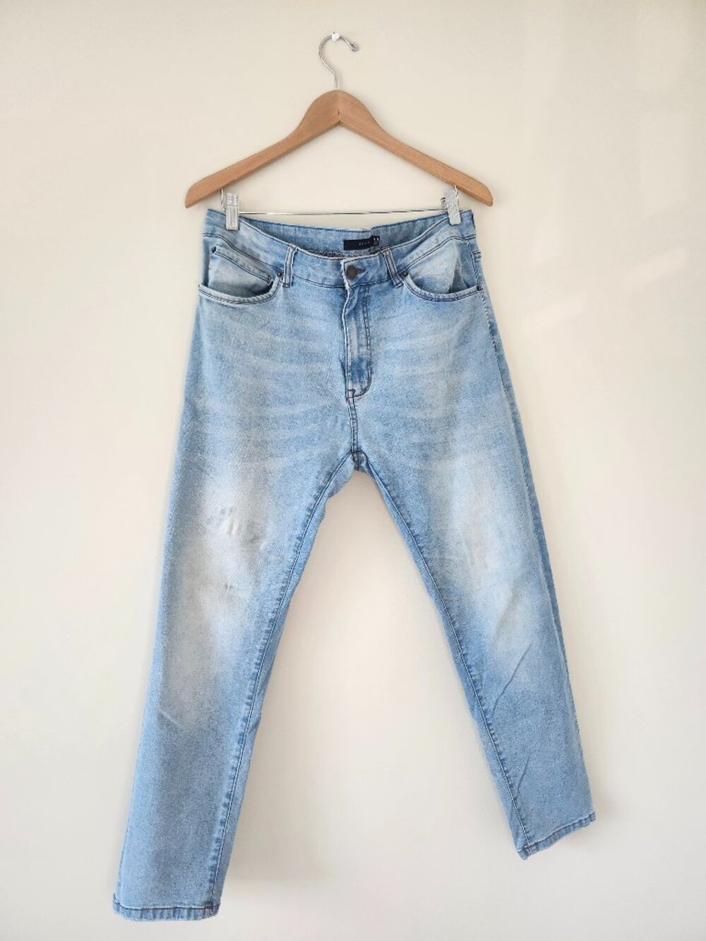 Men's Tahari Light Wash Jean / Size: W36